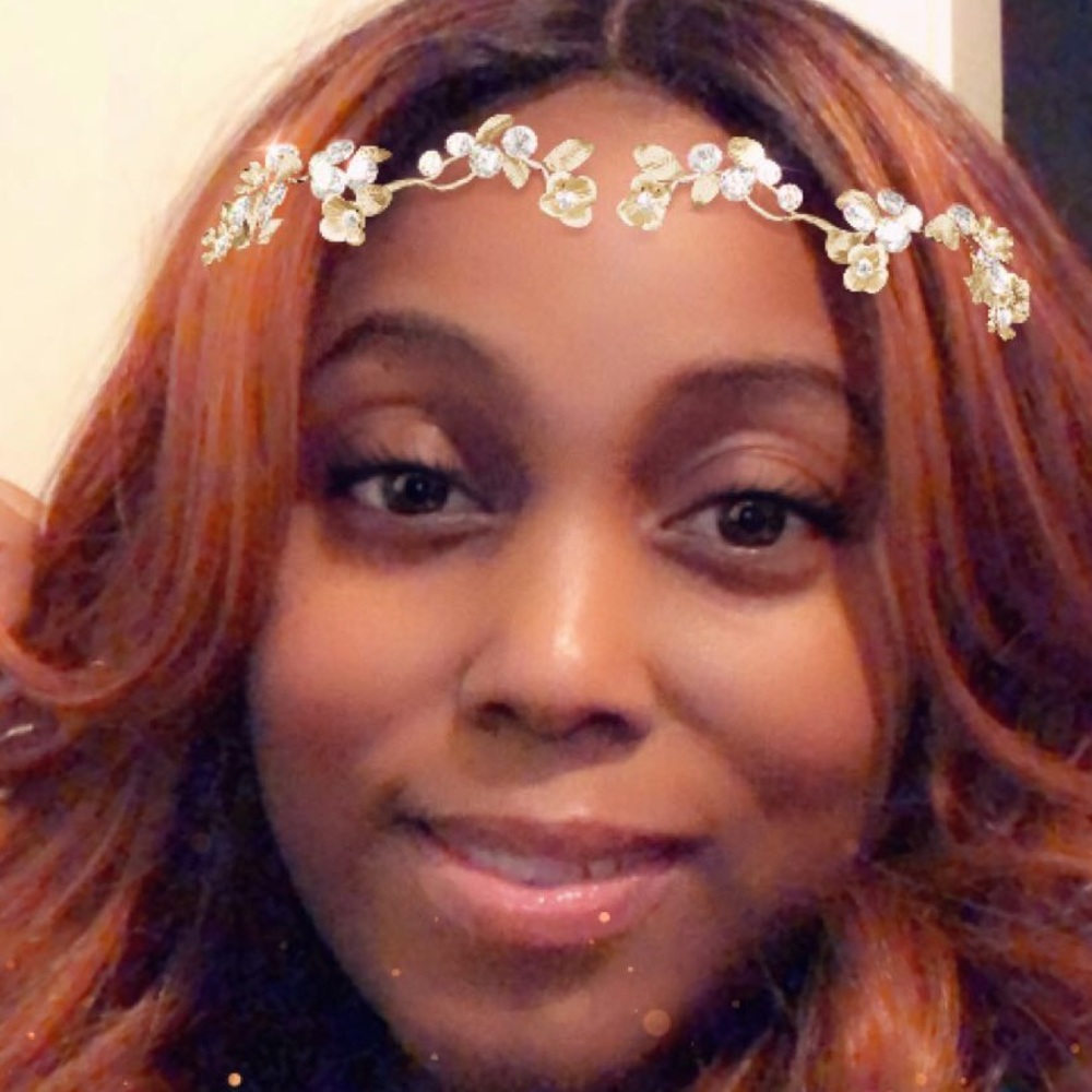 Meet your Posher, Monique